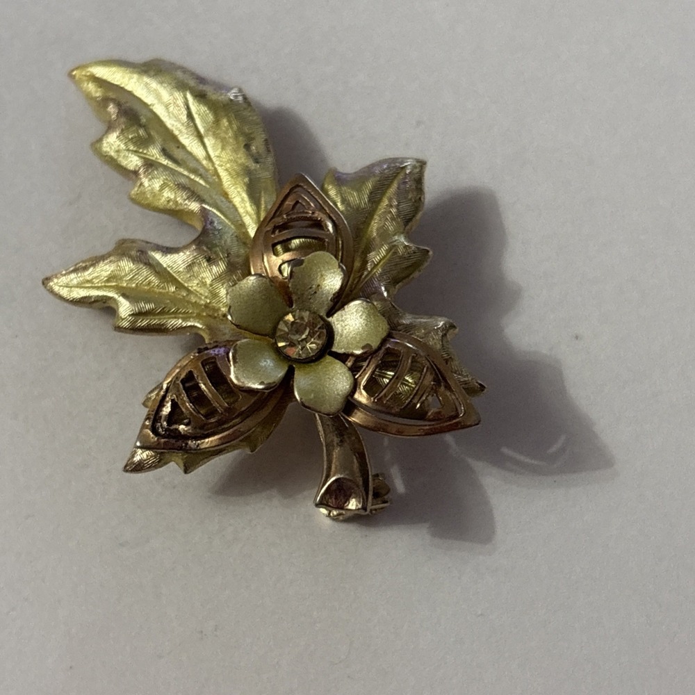Vintage Gold Tone Flower & Leaf Rhinestone Lapel Pin Brooch Botanical Accessory